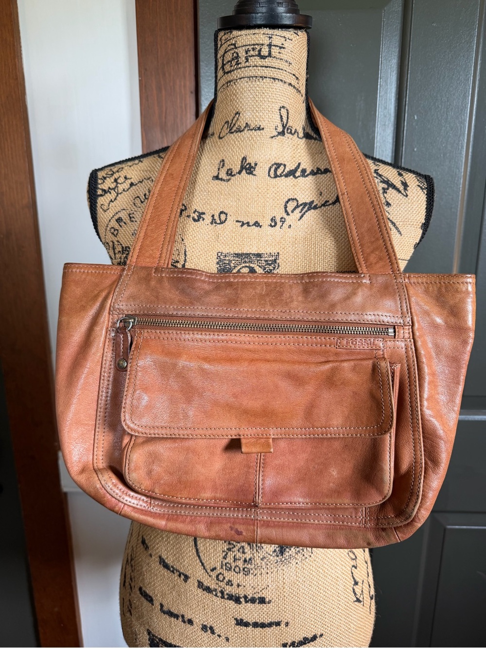 Fossil Chestnut Brown Leather Messenger Tote/Purse. Soft leather. Vintage Y2K
